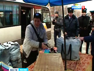 Dân quân Cô-dắc tuần tra đường phố Moskva