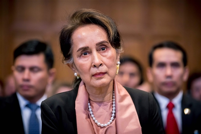 Bà Aung San Suu Kyi bị cáo buộc nhận hối lộ hơn nửa triệu USD