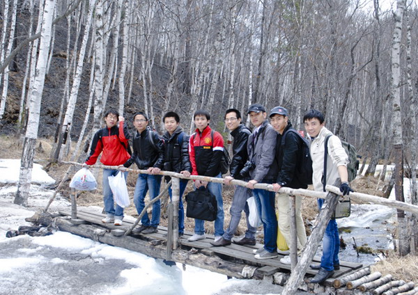 Cùng DHS Việt khám phá ngôi làng cổ bên bờ hồ sâu nhất thế giới