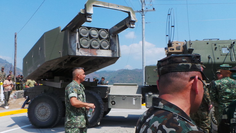 Ba Lan đặt các hệ thống tên lửa phóng loạt HIMARS gần biên giới Nga