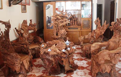 Bộ bàn ghế hình rồng giá bạc tỷ tại Tuyên Quang
