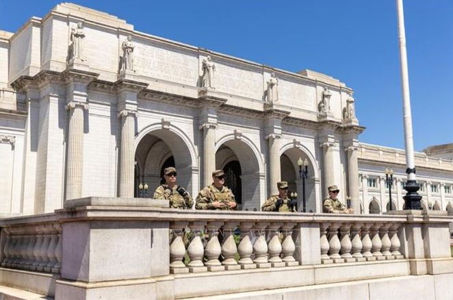 Tổng thống Mỹ điều động Vệ binh Quốc gia tới Chicago