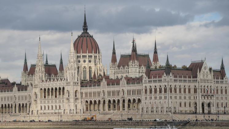 “Chúng tôi sẽ không đầu hàng”: Hungary đáp trả gay gắt tối hậu thư của Kiev