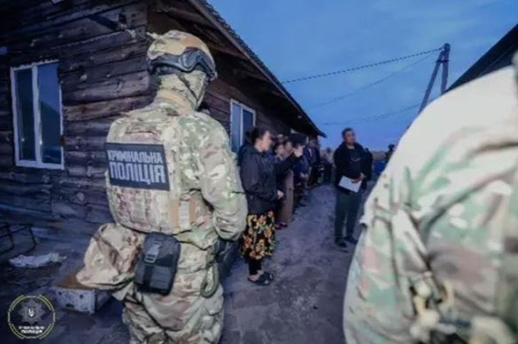 Châu Âu triệt phá đường dây bóc lột lao động, bắt giữ 54 nghi phạm