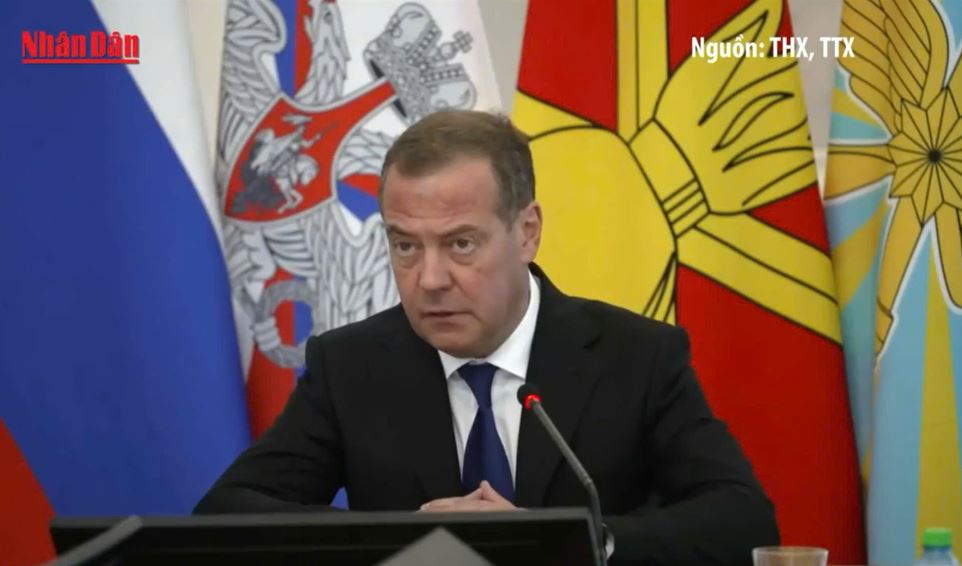 Ông D. Medvedev cảnh báo sẽ khởi kiện châu Âu nếu tịch thu tài sản Nga