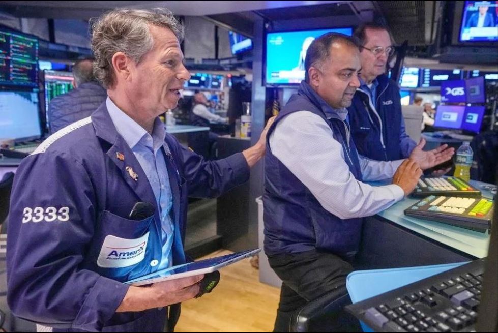 Nghịch lý Phố Wall: Cơn sốt AI đưa Nasdaq lập đỉnh