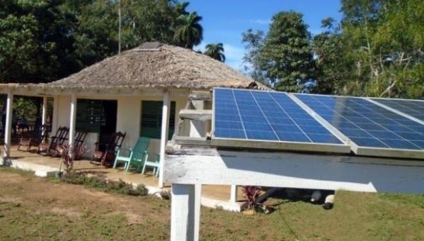 Giữa vòng kiềm toả năng lượng của Mỹ, Cuba nhận món quà quý từ nước cạnh Việt Nam