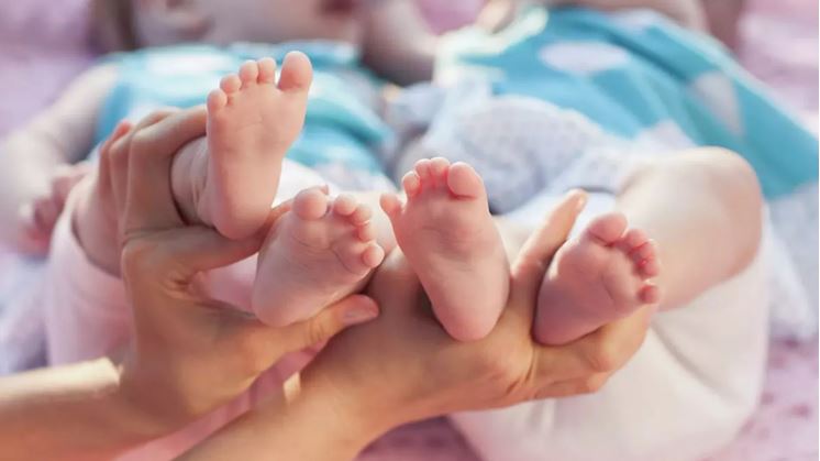 Việt Nam dư 1,5 triệu nam giới vào năm 2034: Gia đình sinh hai con gái được khen thưởng
