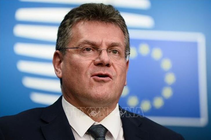 Trung Quốc tạm hoãn kiểm soát xuất khẩu đất hiếm một năm với EU