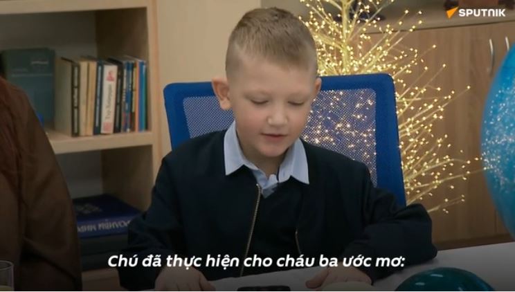 Tổng thống Nga thực hiện điều ước cho một cậu bé qua chương trình “Câu thông điều ước”