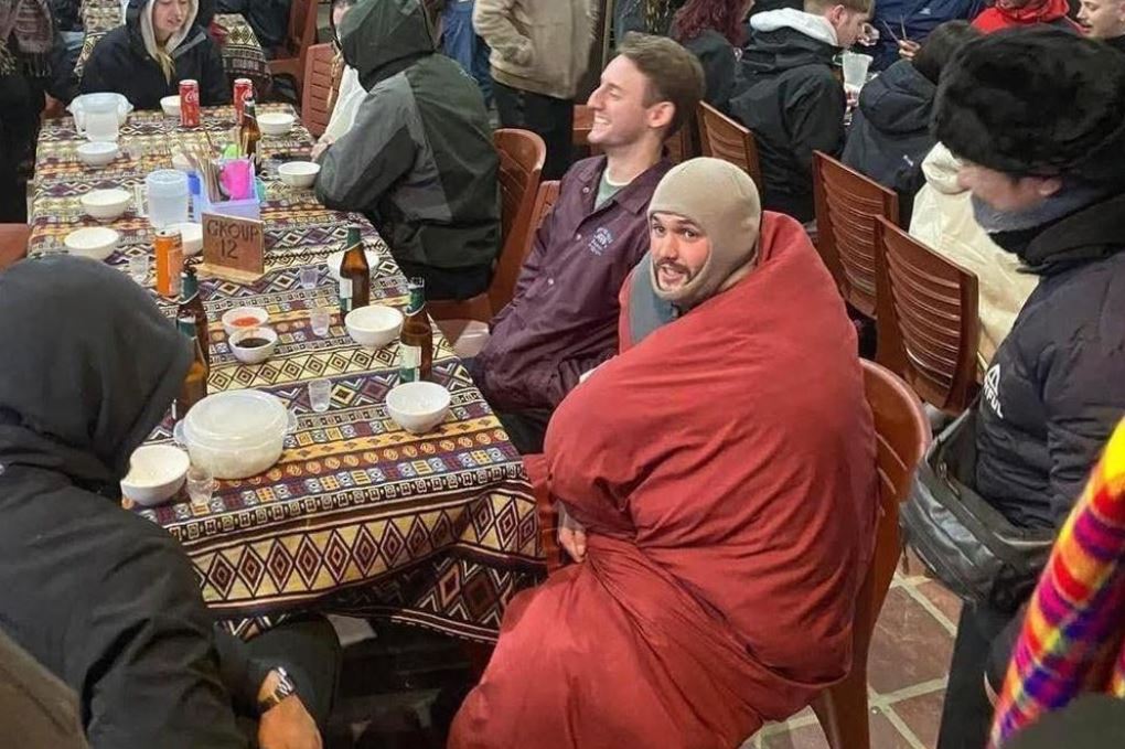 Khách Tây chỉ cách 'sinh tồn' ở Việt Nam vào mùa đông