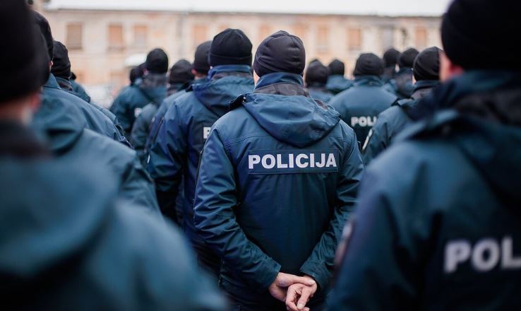 Một quốc gia EU đòi trục xuất hàng trăm người Nga