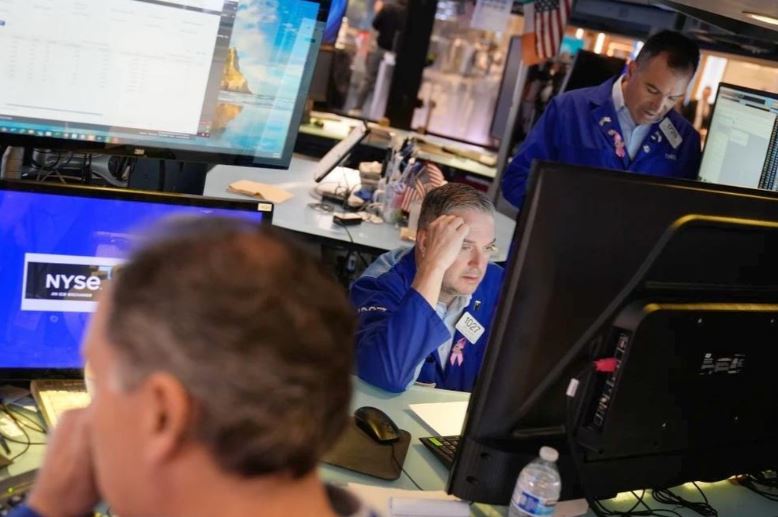 Cắt lãi suất lần hai, Fed khiến Phố Wall dao động giữa kỳ vọng và lo âu