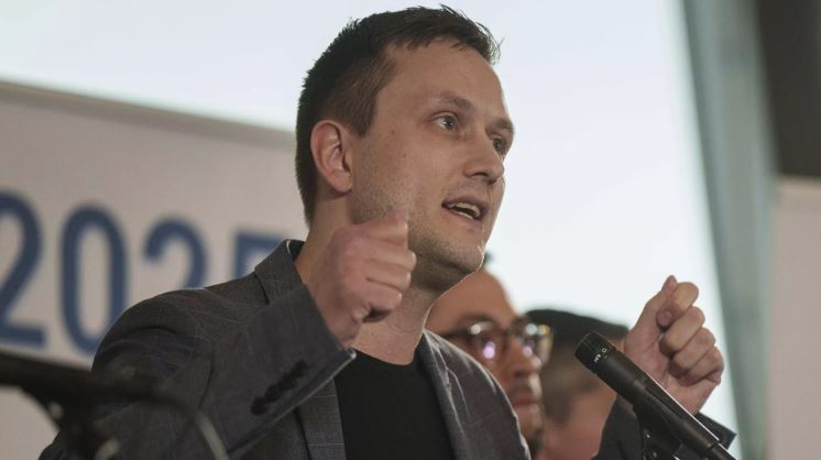 Thủ tướng Greenland kêu gọi sẵn sàng trước nguy cơ Mỹ tấn công quân sự