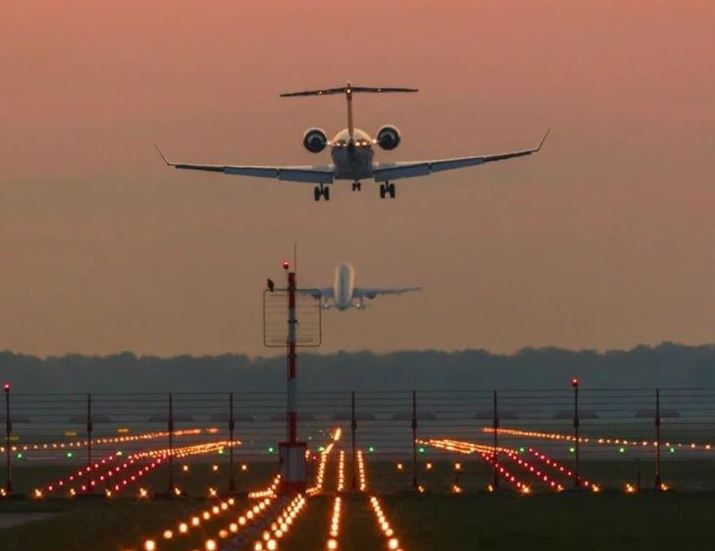 Đức hủy hàng loạt chuyến bay vì UAV, gần 3.000 hành khách bị ảnh hưởng