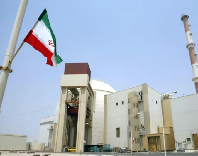 Nga sơ tán nhân viên khỏi nhà máy hạt nhân Bushehr của Iran