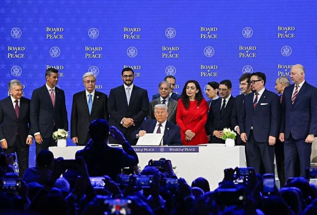 Phó Thủ tướng Chính phủ Bùi Thanh Sơn tham dự Lễ ký Hiến chương Hội đồng Hòa bình về chấm dứt xung đột tại Dải Gaza