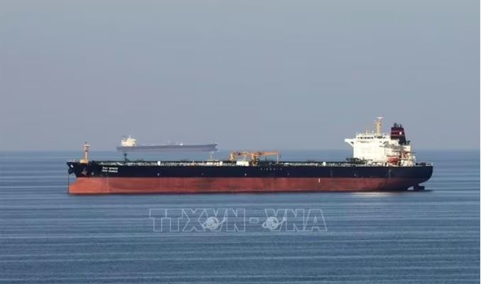 Iran tái áp đặt phong tỏa eo biển Hormuz