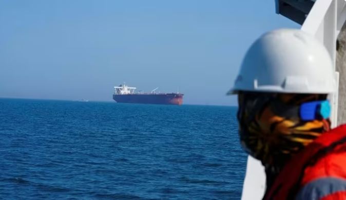 Iran nổ súng vào tàu chở dầu, Lãnh tụ Tối cao ra tuyên bố mới