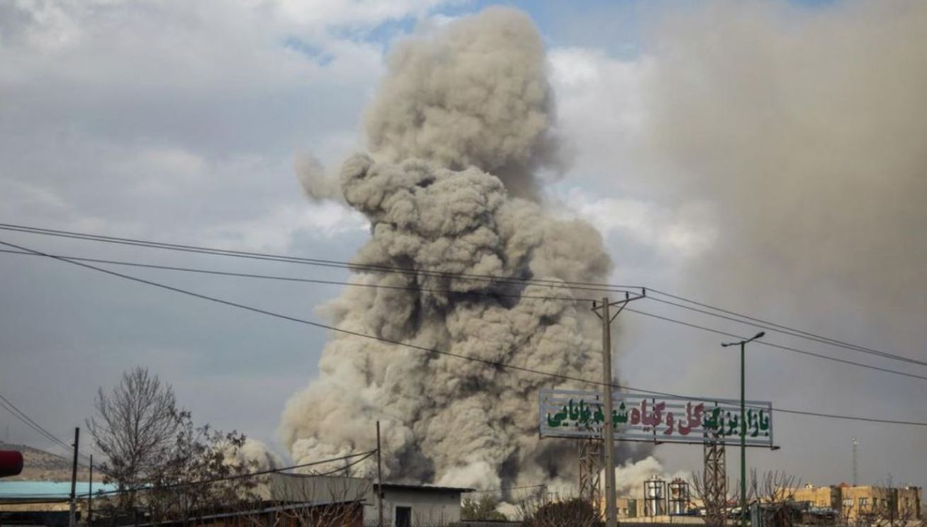 Iran tung đòn đáp trả chưa từng có, oanh tạc trung tâm tình báo Mỹ