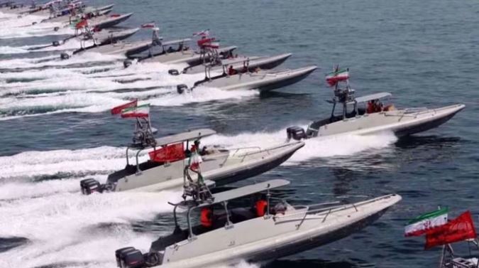 Iran kiểm soát toàn bộ giao thông qua eo biển Hormuz, cảnh báo đáp trả hoạt động can thiệp quân sự