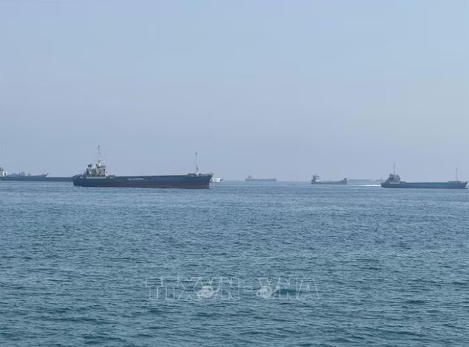 Iran không cần nước ngoài hỗ trợ rà phá thủy lôi ở eo biển Hormuz