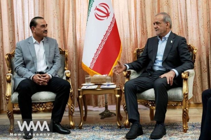 Iran nêu điều kiện đối thoại với Mỹ, thêm tàu chở dầu bốc cháy ở Hormuz