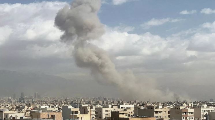 Chuyên gia bình luận về tuyên bố của Tổng thống Trump: Hoãn tấn công chỉ đơn giản là nỗ lực câu giờ