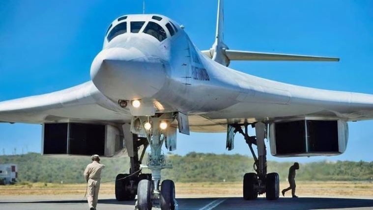 'Thiên nga trắng' Tu-160 của Nga tái xuất đáng gờm