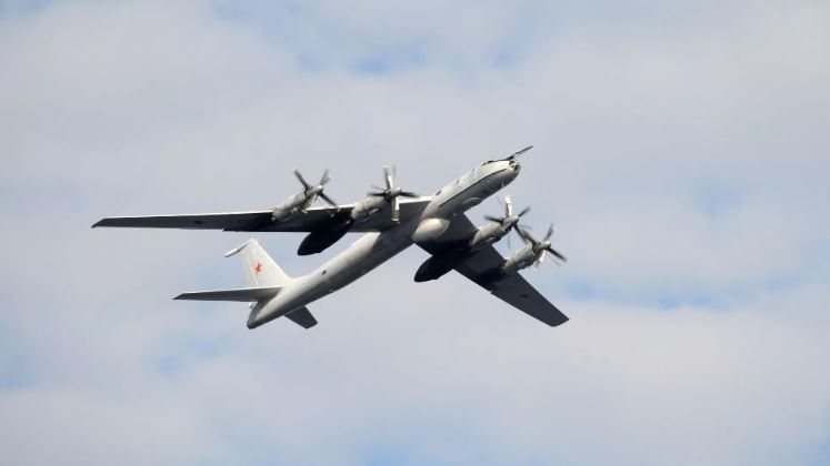 Đô đốc: Phi hành đoàn máy bay Tu-142 Nga đã hành động chuyên nghiệp bất chấp sự khiêu khích của Anh