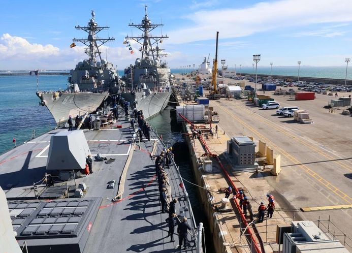 Đồng minh rạn nứt nội bộ