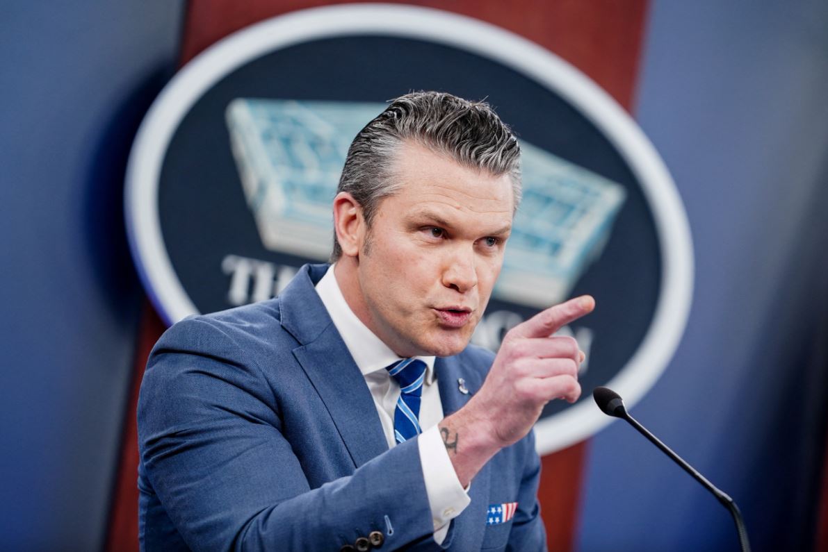 Reuters: Mỹ cân nhắc đình chỉ tư cách thành viên NATO của Tây Ban Nha, trừng phạt Anh