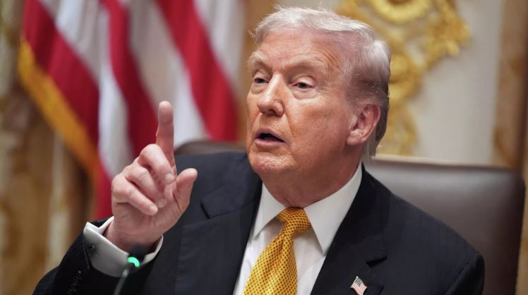 Nhà khoa học Canada nhắc Tổng thống Trump: Mặt trăng thuộc về ai?