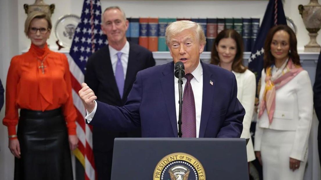 Chưa từng có tiền lệ: Ông Trump bắt tay 9 'ông lớn' dược phẩm để hạ giá thuốc