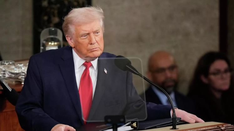 Một chuyên gia đã giải thích cách ông Trump có thể mở rộng quyền lực quân sự của mình ở Iran