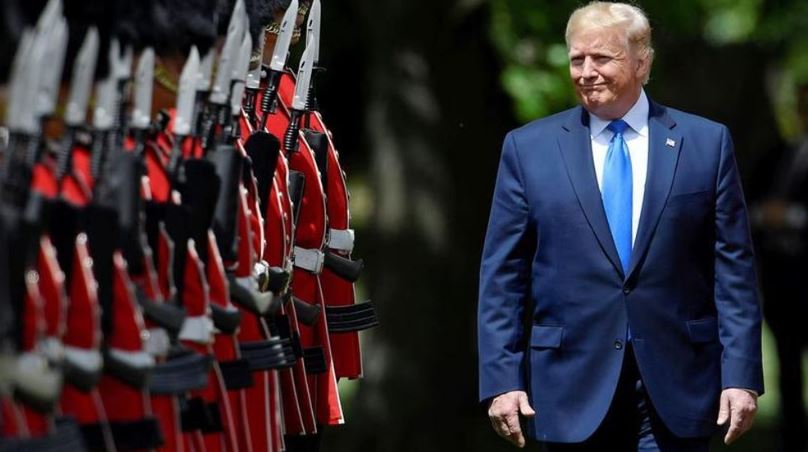 Xa hoa chưa từng có: Ông Trump được Hoàng gia Anh đón tiếp bằng nghi lễ hiếm hoi