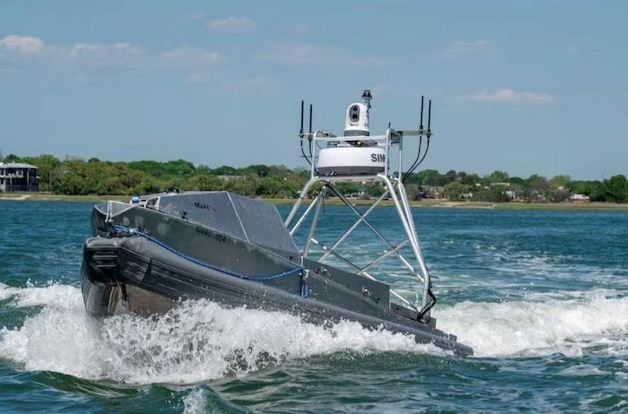 Mỹ lần đầu xác nhận triển khai tàu không người lái đối phó Iran giữa xung đột