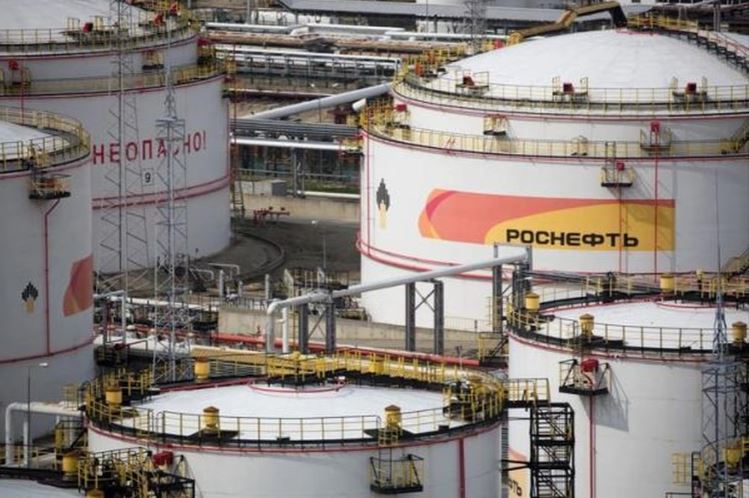 Cú 'tái phân chia thầm lặng' bản đồ dầu mỏ thế giới