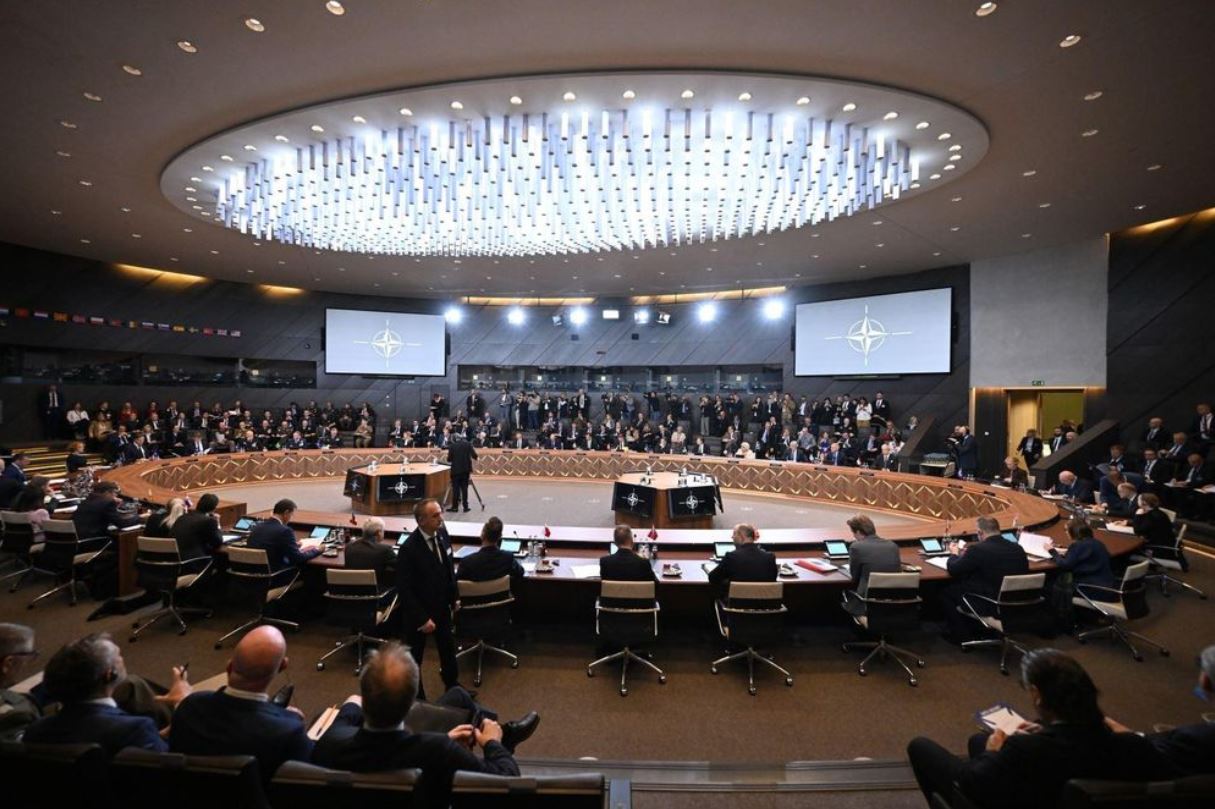 Năm nước NATO phản đối kế hoạch viện trợ quân sự bắt buộc cho Ukraine