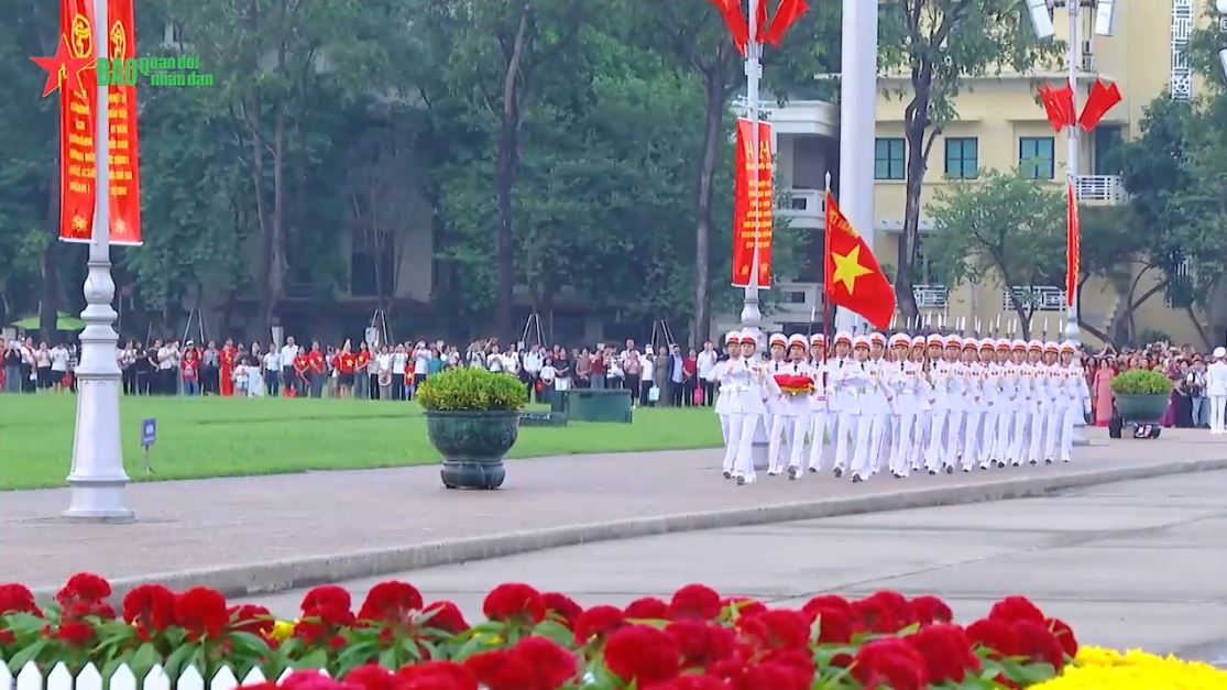 Thiêng liêng Lễ Thượng cờ trên Quảng trường Ba Đình trong ngày Quốc khánh 2-9