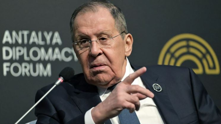 Ngoại trưởng Nga: 