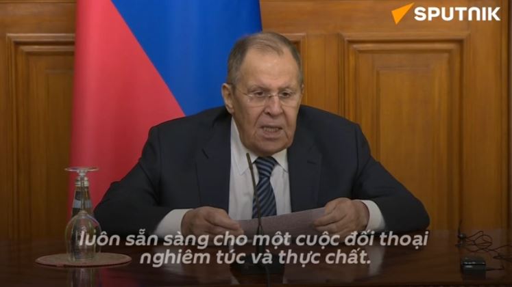 Ngoại trưởng Nga gọi lời hứa của ông Macron liên lạc với Tổng thống Putin là chiêu trò PR