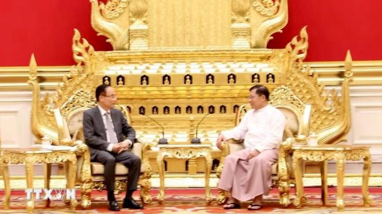Bộ trưởng Lê Hoài Trung gặp Tổng thống Myanmar Min Aung Hlaing