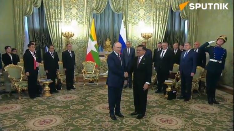Tổng thống Putin và nhà lãnh đạo Myanmar bắt đầu hội đàm tại Điện Kremlin