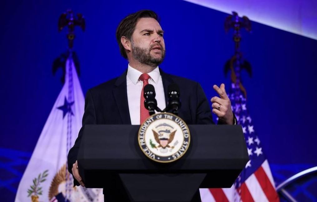 Mỹ nói đã bảo vệ Greenland, kêu gọi hòn đảo chia sẻ tài nguyên