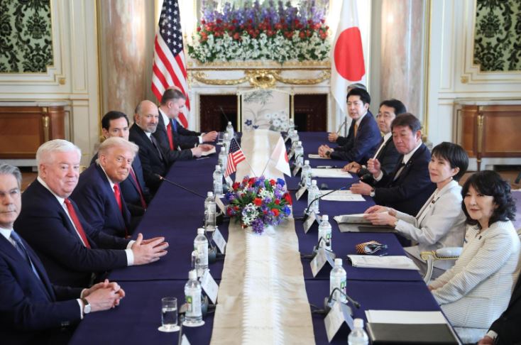 Nhật Bản và Hàn Quốc lo lắng về chính sách ngoại giao của Mỹ