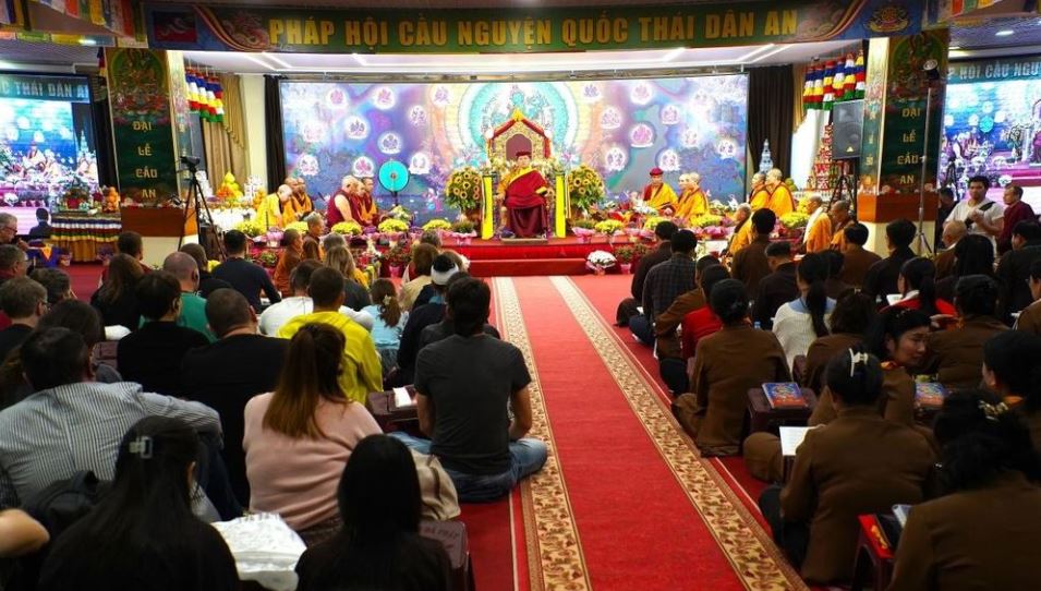 Lời nguyện cầu quốc thái dân an từ Nga hướng về Tổ quốc