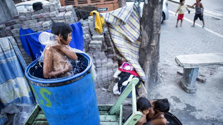 Hơn 1,3 triệu người Philippines có thể rơi vào cảnh nghèo do khủng hoảng năng lượng