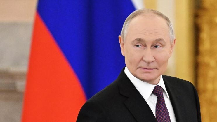 Các sàn thương mại điện tử Mỹ bán áo phông in câu nói của Tổng thống Putin