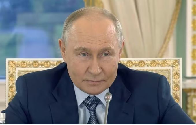 Nga xem xét sử dụng vũ khí 'khủng' trong xung đột Ukraine, khẳng định việc Kiev gia nhập EU 'không liên quan đến Moscow'